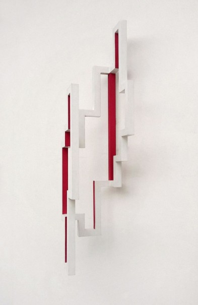 Colonne d’arcs évidée en U 2014 2 - acrylique, bois - 114 x 27 x 27 cm - © photo : Virginia Torres