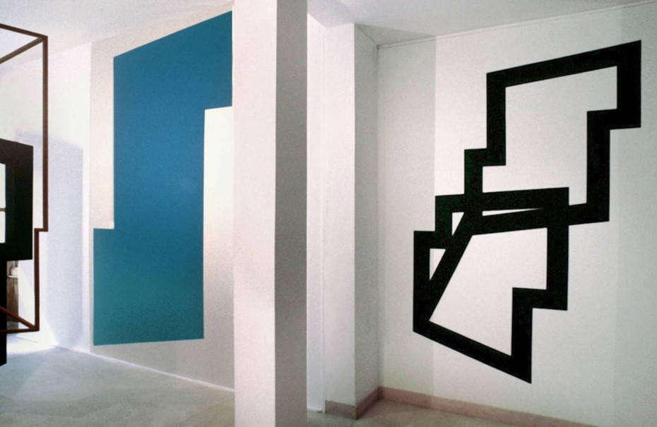 2002 - acrylique, acier, métacrylate, bois (Galerie Pixi Paris) - © photo : Virginia Torres