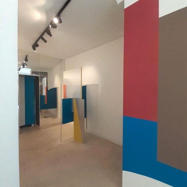 Pp Structasol 2024 4 - pmma, macrolux, acier, résine , acrylique - 220 x 103 x 114 cm - © photo : Virginia Torres