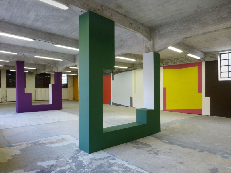 PFE 2014 1 et 2 - acrylique, bois - h 310 m (expo H du Siège, Valenciennes) - © photo : Philippe Betrancourt